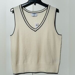Old Navy Soft V-Neck layering Sweater Vest